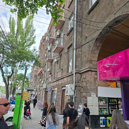 Прекрасная 4-Ех Комнатная Квартира В Самом Центре Yerevan Luaran gambar